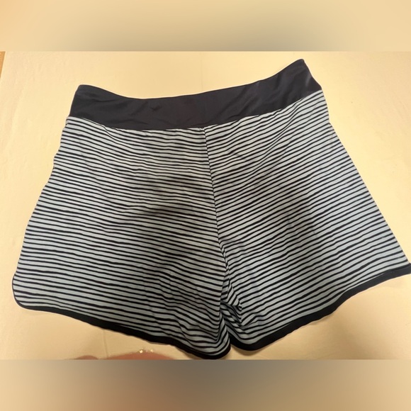 HANG TEN MENS SWIM TRUNKS. SIZE LARGE.
LIGHT AND DARK BLUE STRIPES. - Picture 12 of 12